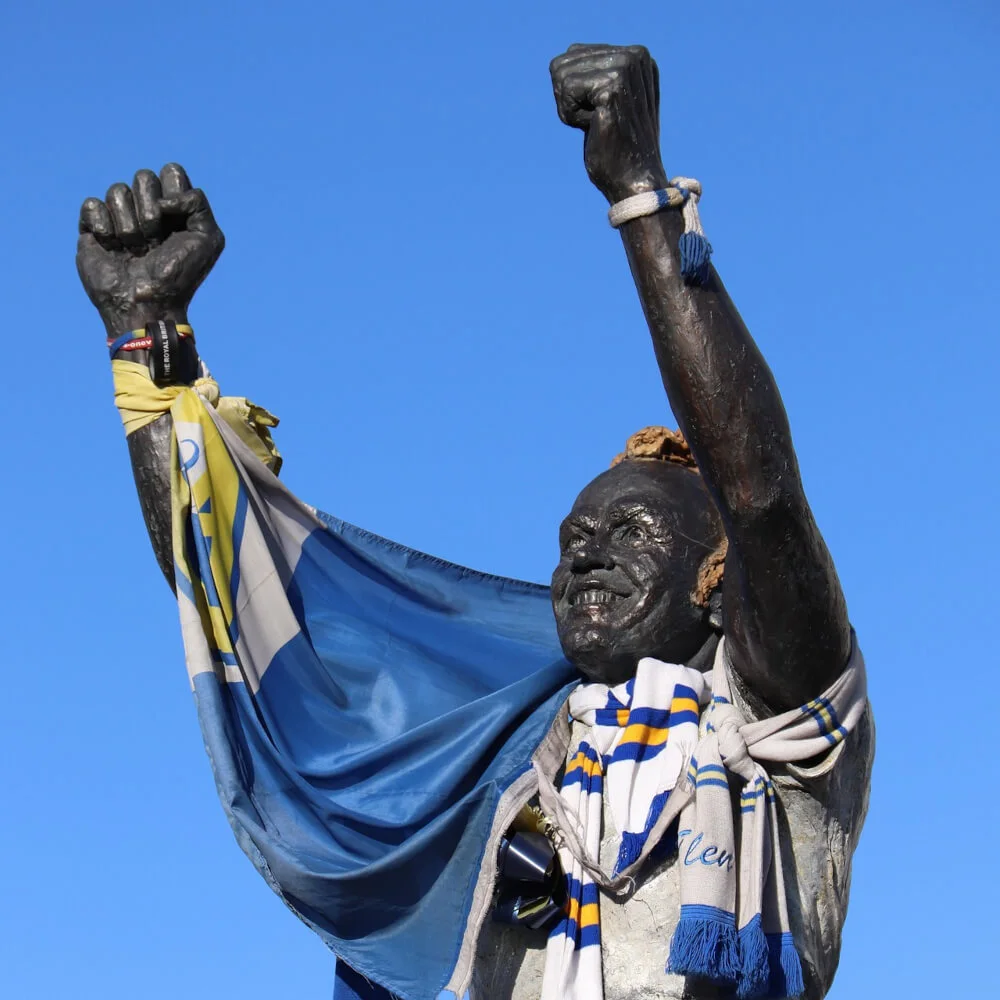 Billy Bremner statue